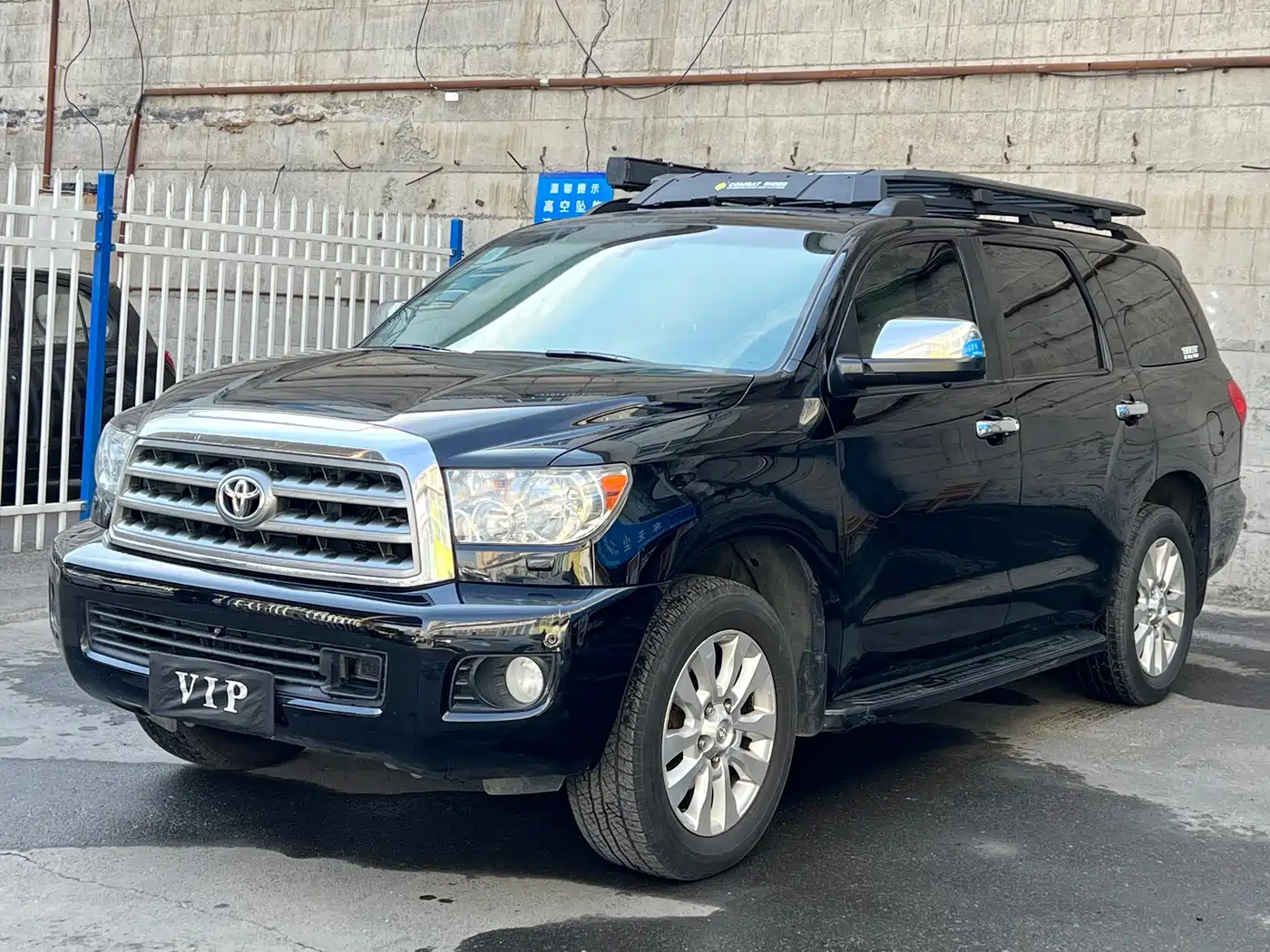 Toyota Sequoia 2013 2010 5.7 Platinum Edition