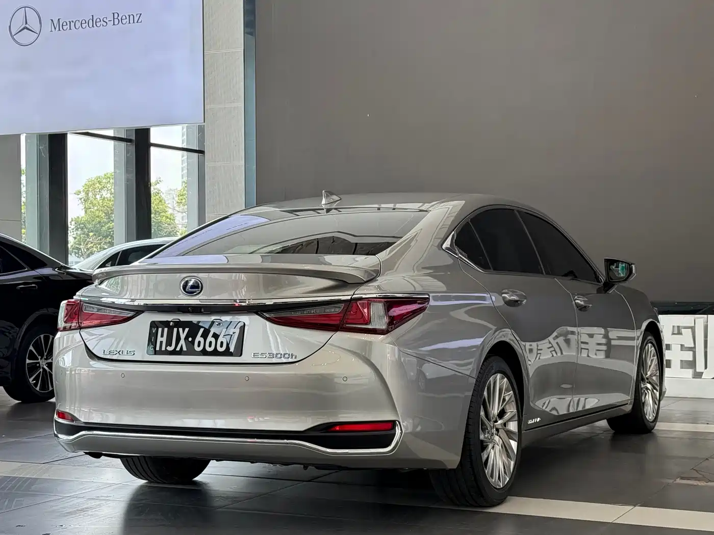 Фото 5 - Lexus ES