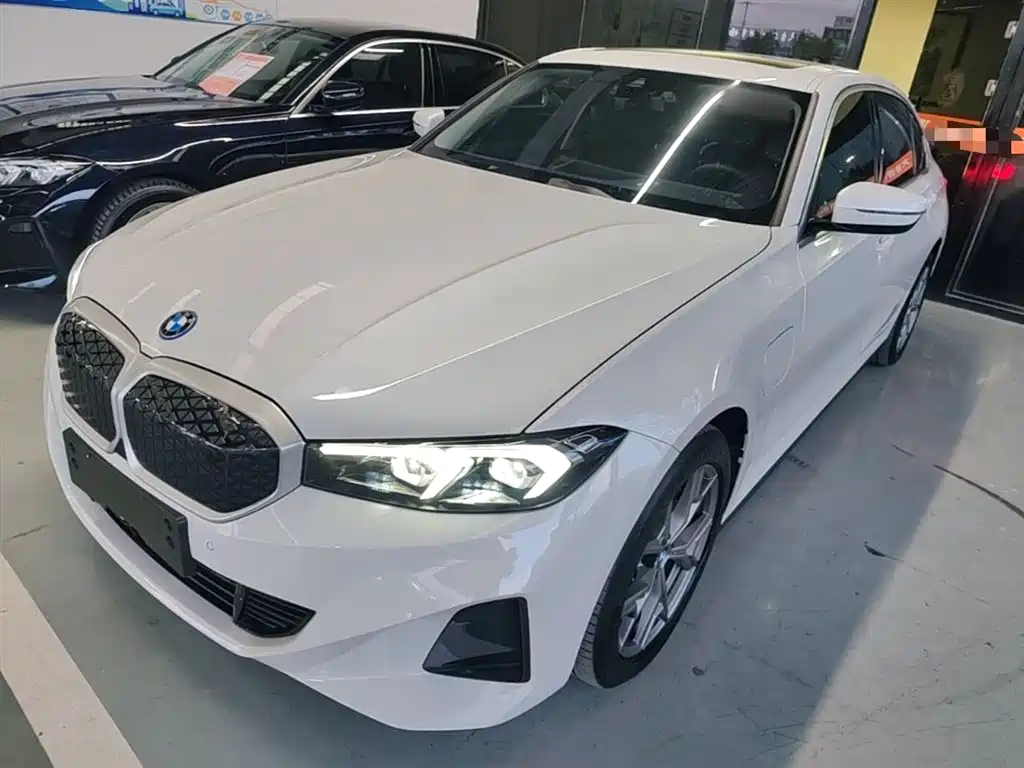BMW i3 2025 eDrive 35 L