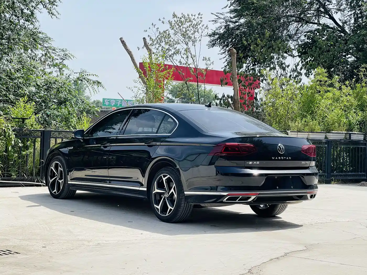 Volkswagen Magotan 2023 Model 2 Million Commemorative Edition 330TSI DSG Luxury фото 17