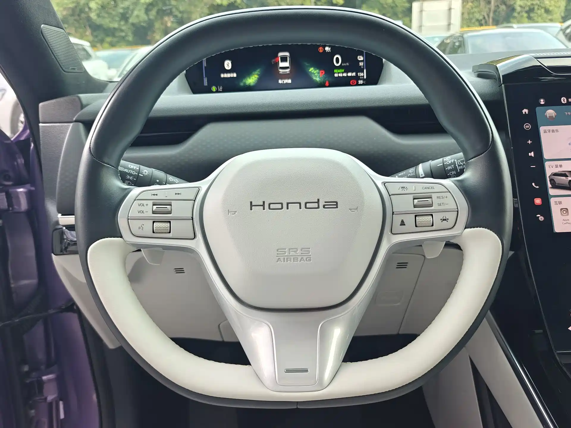 Photo 12 - Honda P7