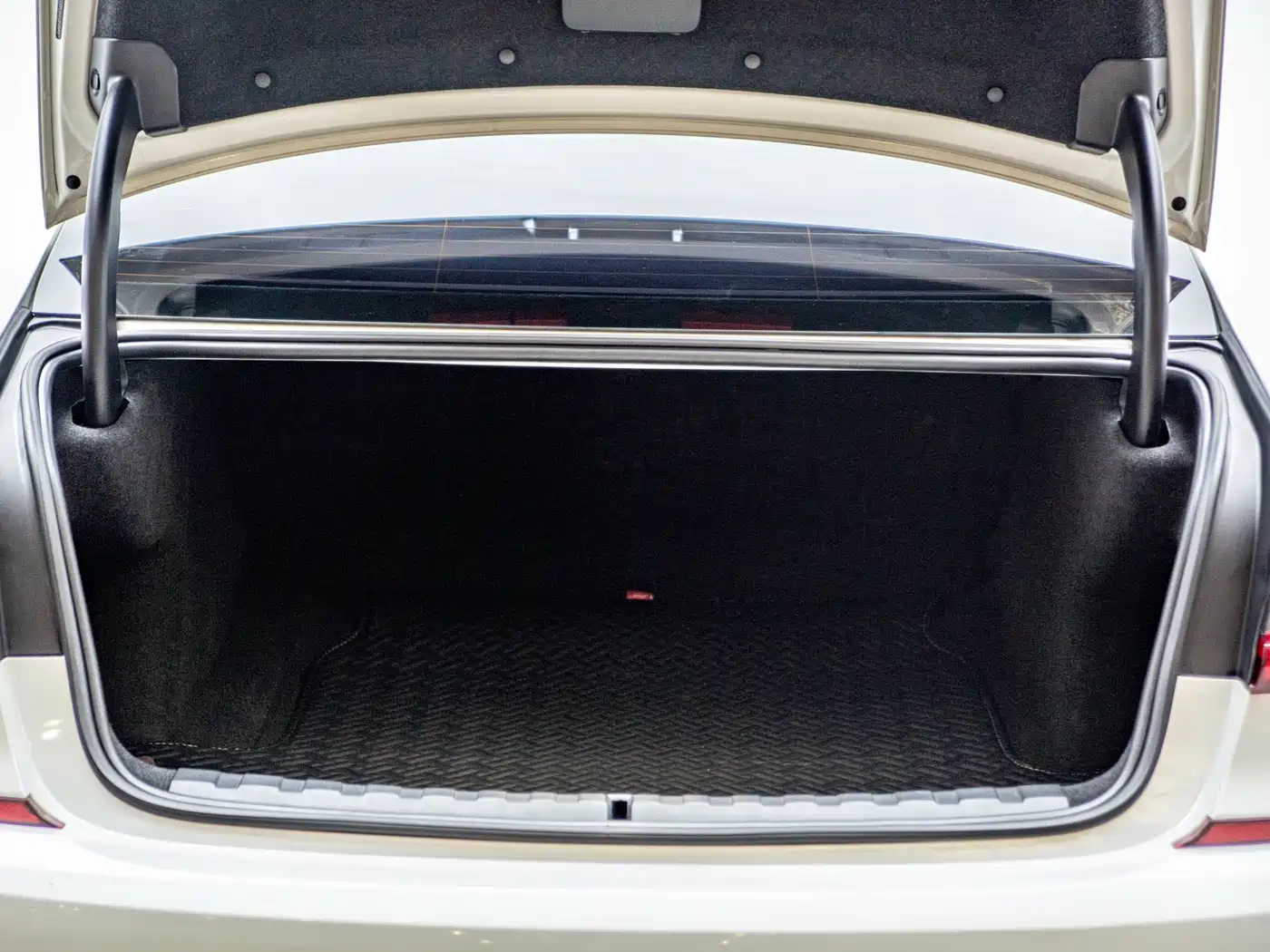 BMW 3 Series 2020 325Li M Sport Package фото 2