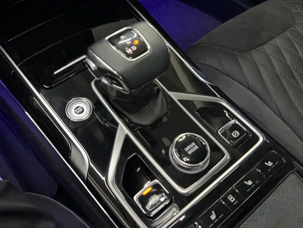 Hongqi HS5 2022 2.0T Smart Connect 4WD Flagship фото 16