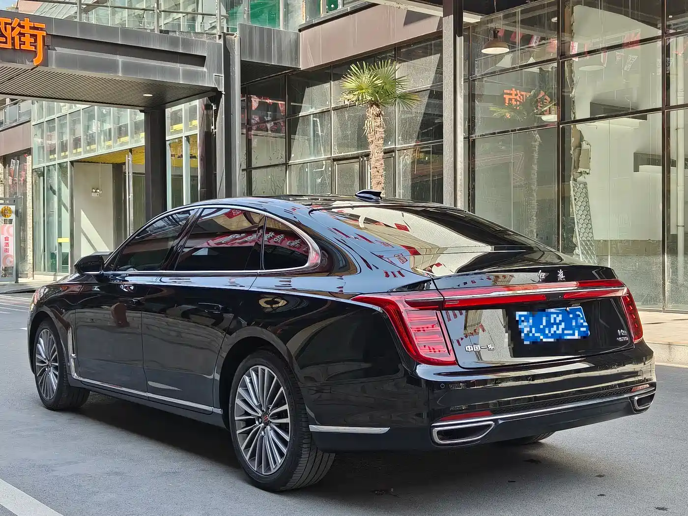 Hongqi H9 2022 2.0T Smart Connect Flag Enjoy Edition фото 16