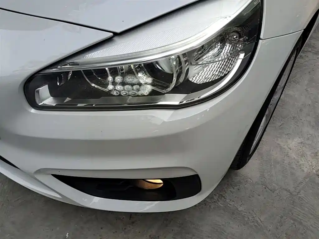 BMW 2 Series Touring 2016 220i Leading Model фото 24