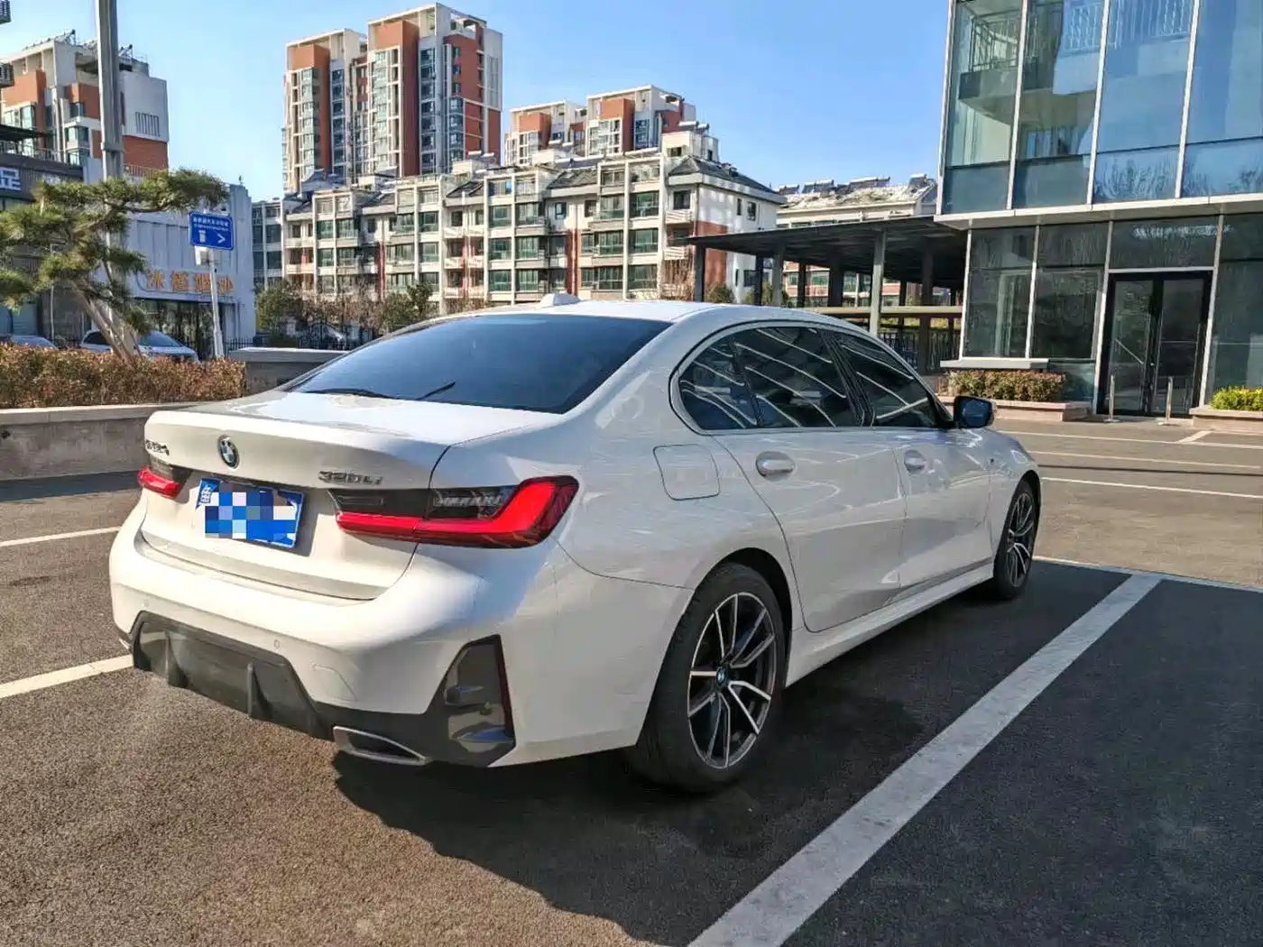 BMW 3 Series 2023 320Li M Sport Package фото 9