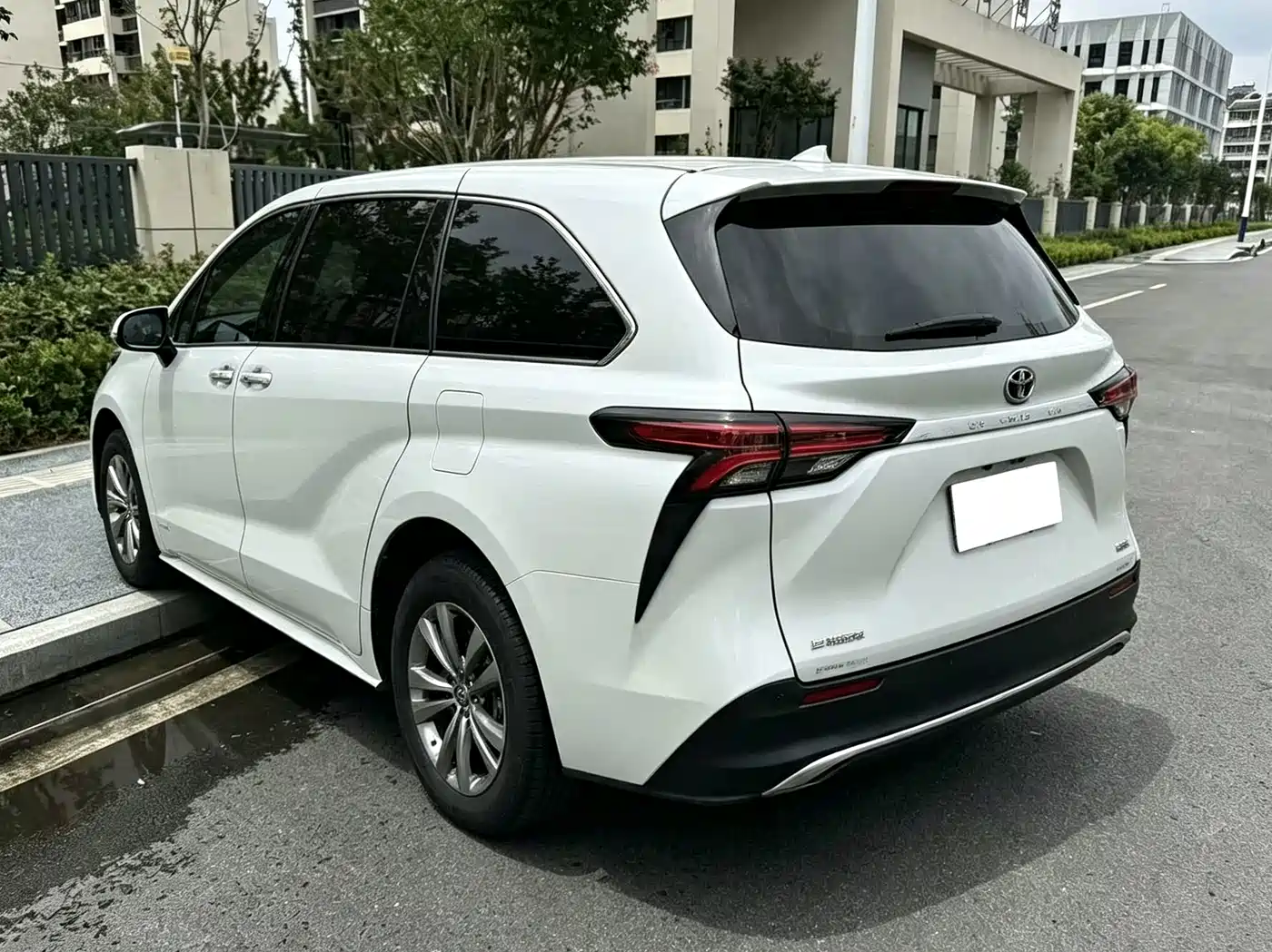Toyota Sienna 2025 2024 2.5L Hybrid Comfort Edition