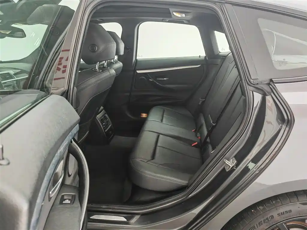 BMW 3 Series GT 2020 320i M Sport Package фото 15