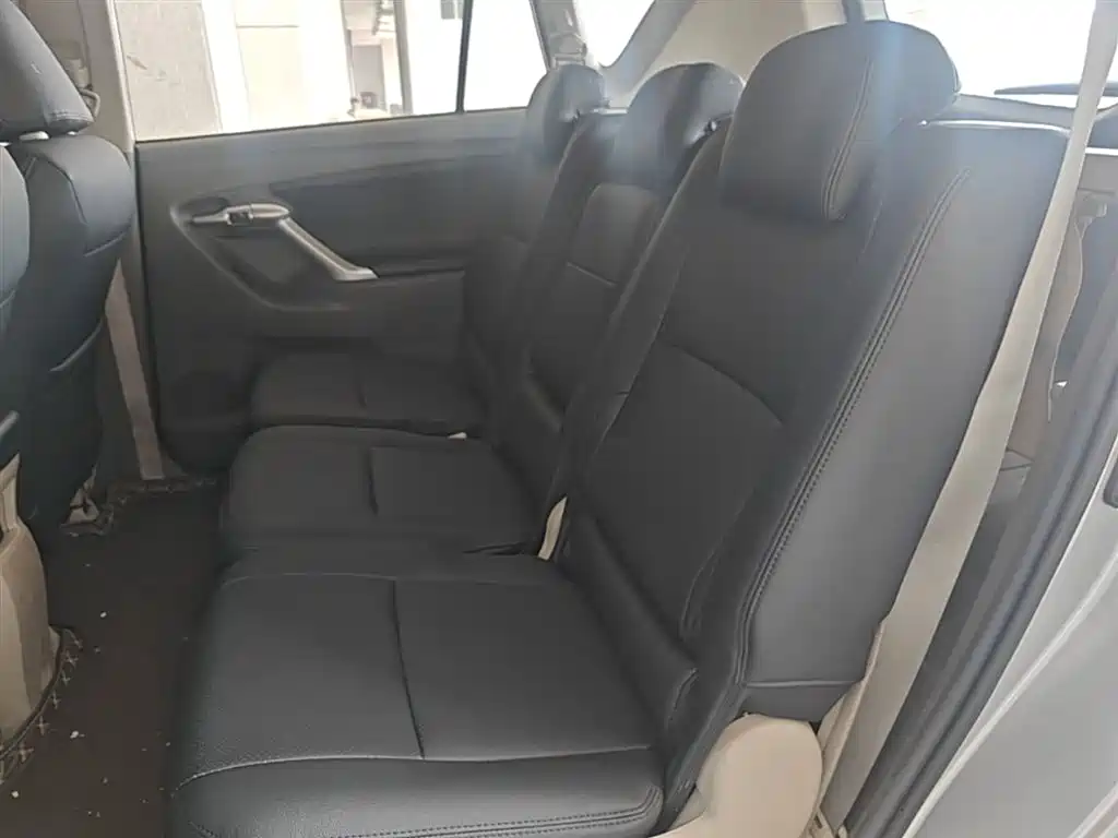 Toyota E'Z 2014 Xingyao 180E CVT Elite фото 17