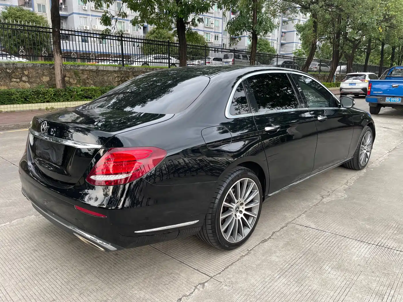 Mercedes-Benz E-Class 2018 E 300 L Luxury фото 7