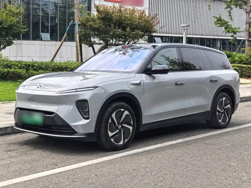 NIO ES8 2023