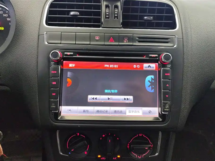 Volkswagen Polo 2014 1.4L Automatic Comfort Edition фото 13