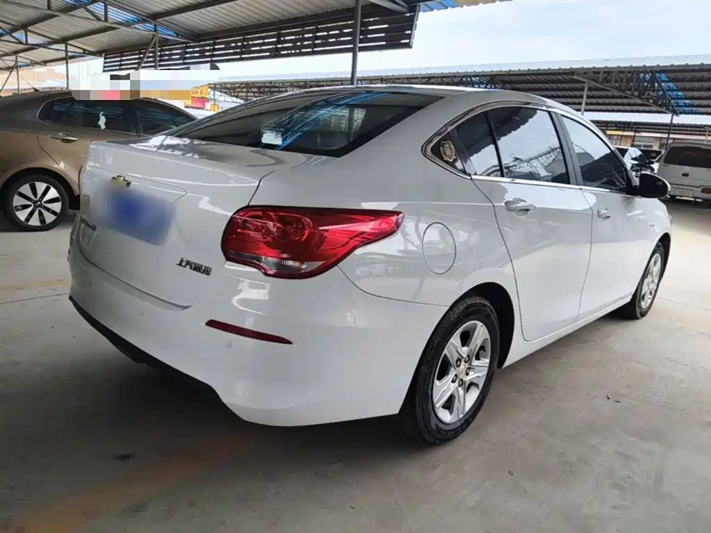 Chevrolet Cavalier 2016 1.5L Manual Enjoyment Edition фото 7