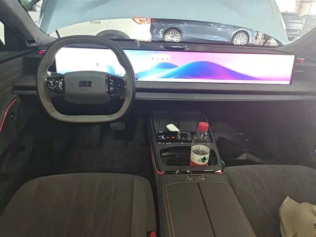 Geely Galaxy Galaxy E8 2025 620km AWD Starship LiDAR Smart Drive Edition фото 10
