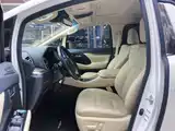 Фото 9 - Toyota Vellfire