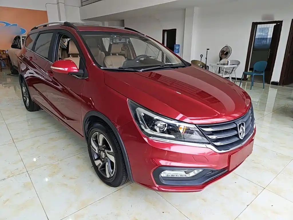 Photo 4 - Baojun 310W