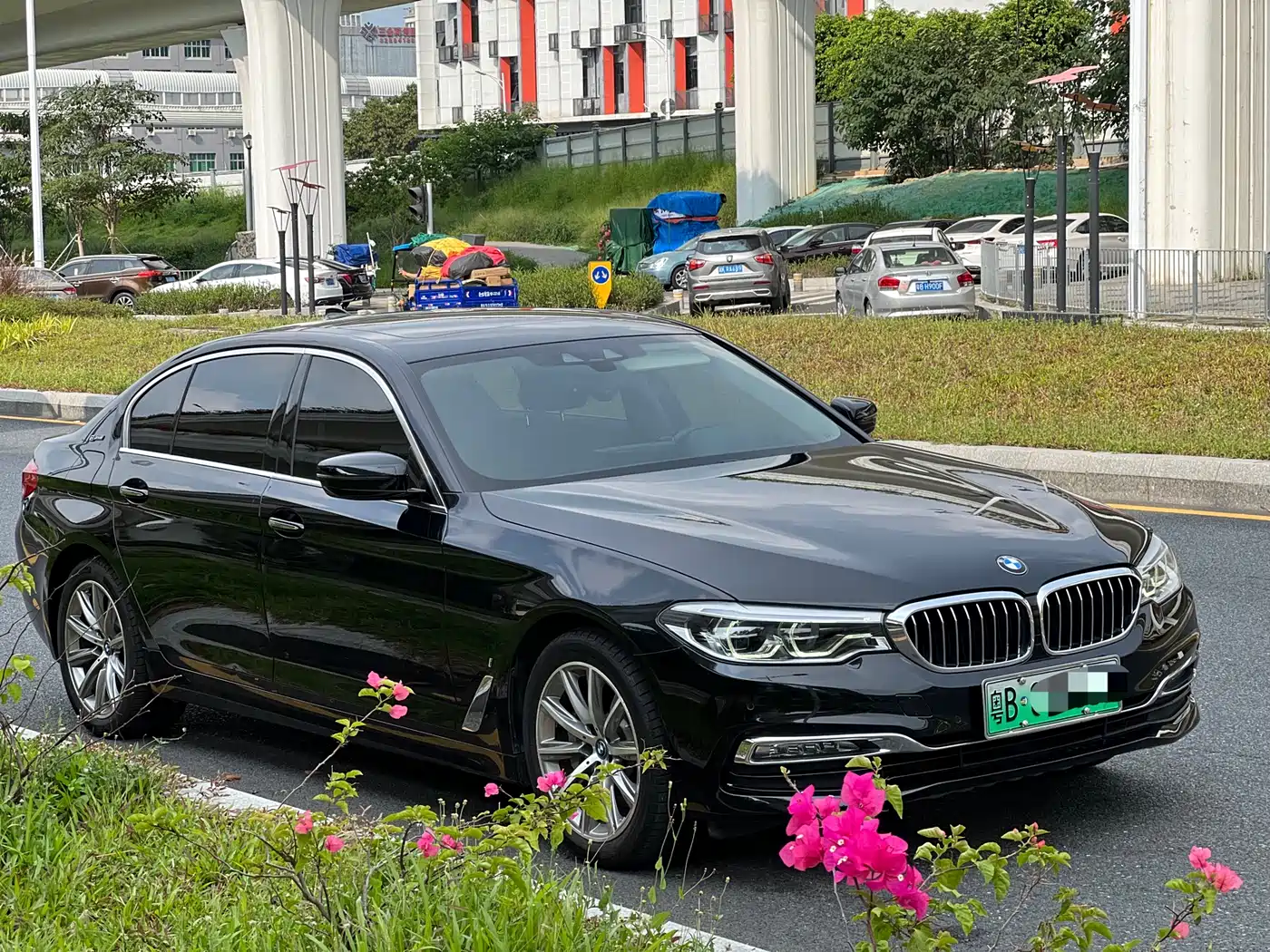 BMW 5 Series New Energy 2019 530Le Luxury Package фото 3