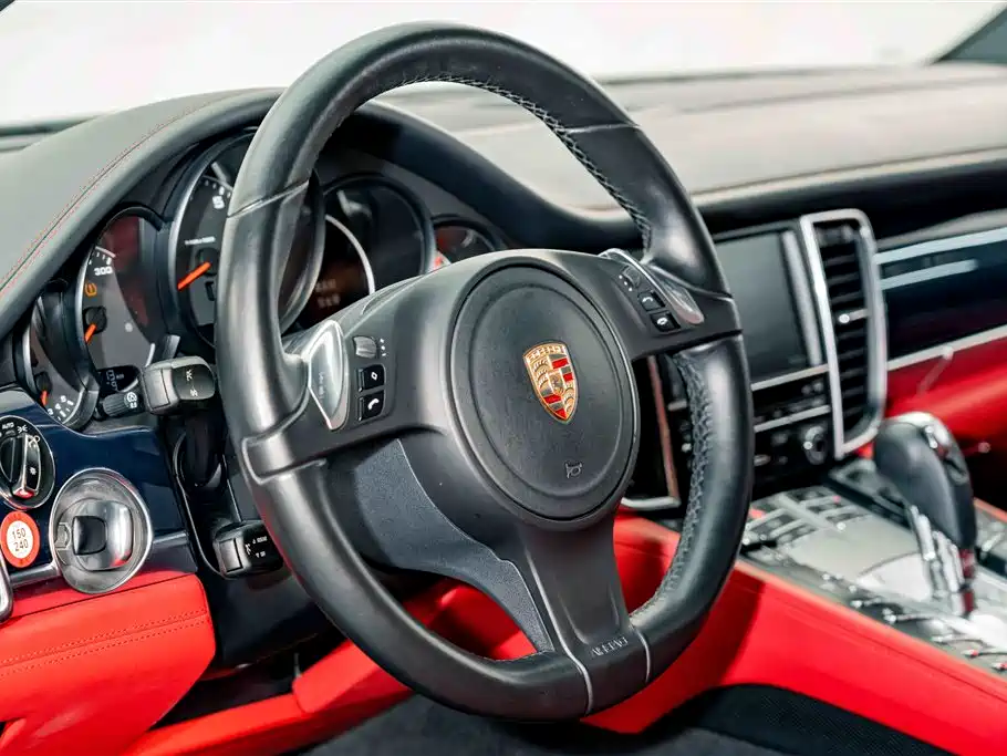 Porsche Panamera 2014 Panamera 4 3.0T фото 9