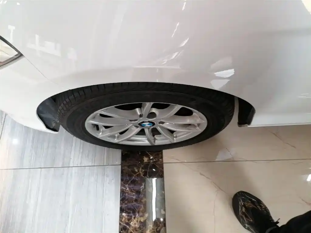 BMW 1 Series (Import) 2015 118i Leading фото 23