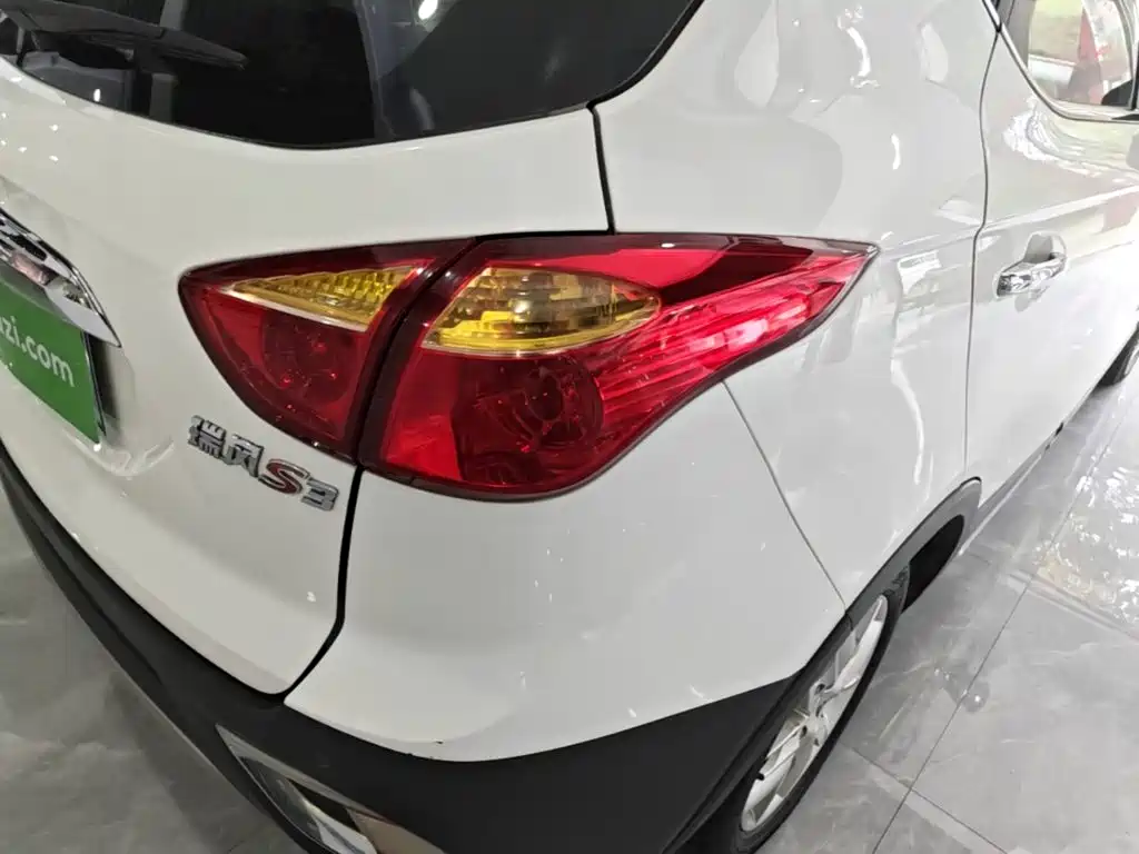 JAC Motors Refine S3 2015 2014 1.5L CVT Luxury