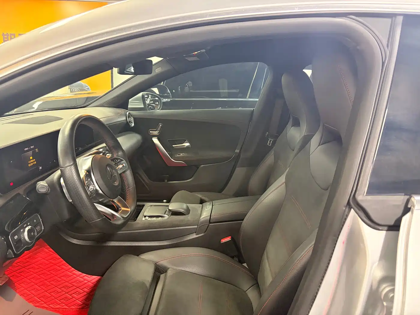 Mercedes-Benz CLA (Import) 2020 CLA 200 фото 4