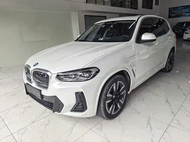 BMW iX3 2023