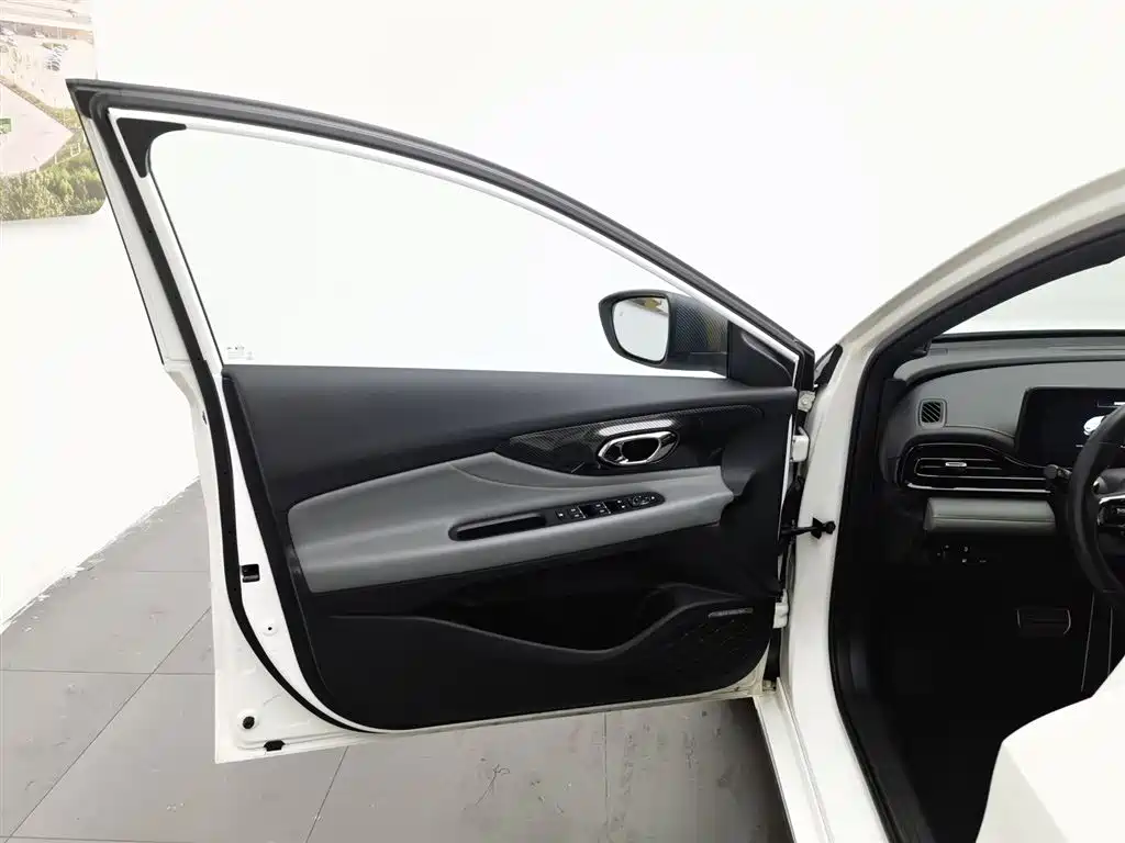 GAC Trumpchi Trumpchi Emkoo 2021 270T DCT J16 Edition фото 8
