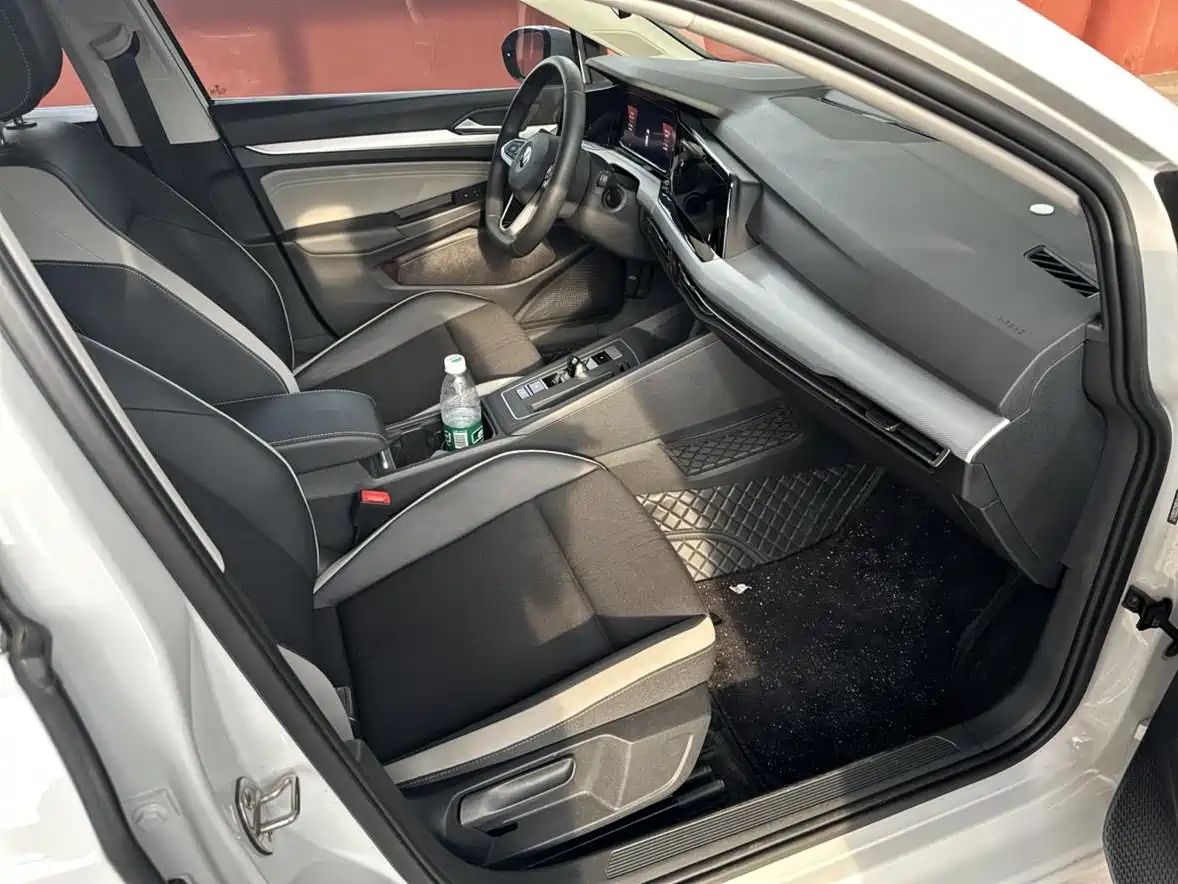 Volkswagen Golf 2023 280TSI DSG Pro фото 12