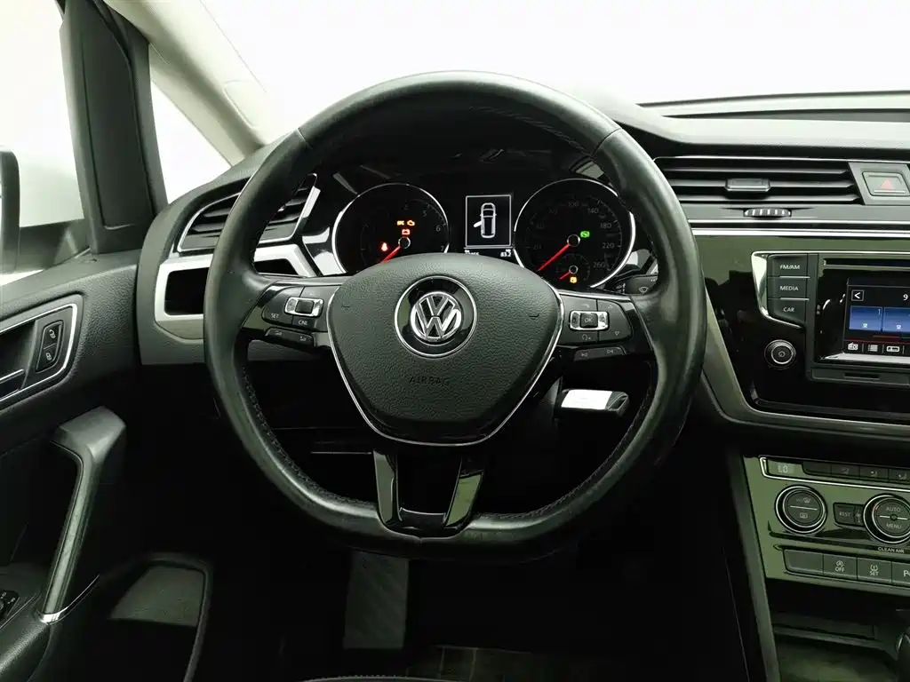 Volkswagen Touran 2016 Touran L 280TSI DSG Elegance фото 11