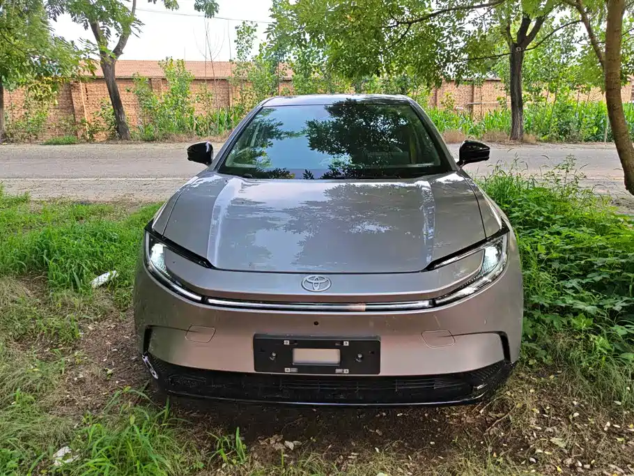 Toyota bZ5 2025 2025 Model 550 PRO