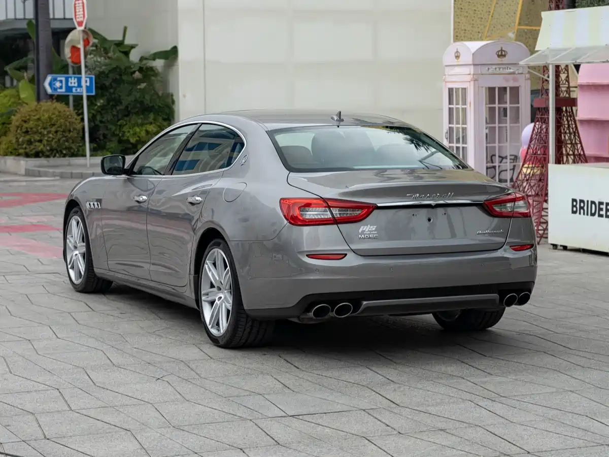 Фото 6 - Maserati Quattroporte