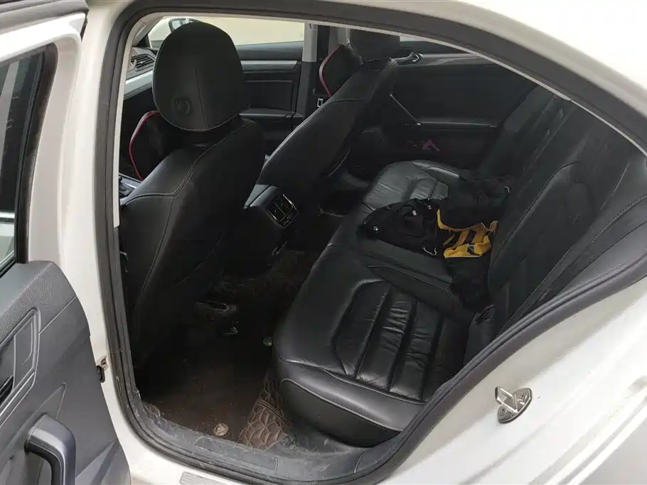 Volkswagen Lamando 2015 280TSI DSG Comfort фото 11