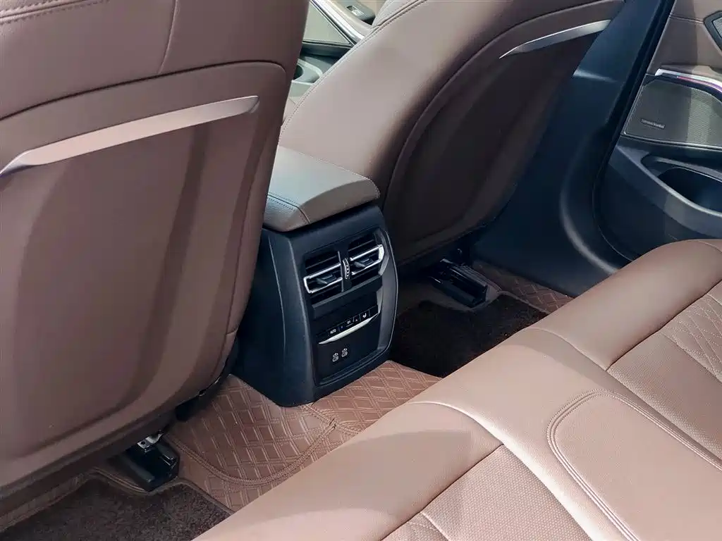 BMW 3 Series 2023 330i M Sport Shadow Edition фото 9