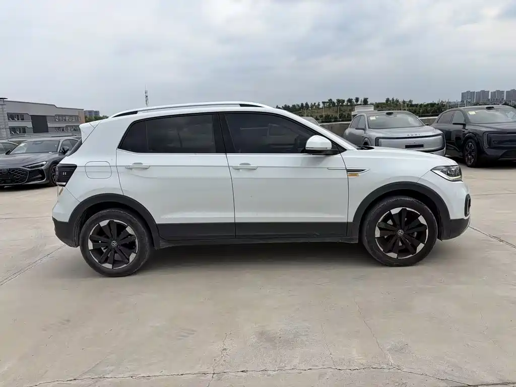 Volkswagen Tacqua 2023 2021 1.5L Automatic Smart Connect Edition