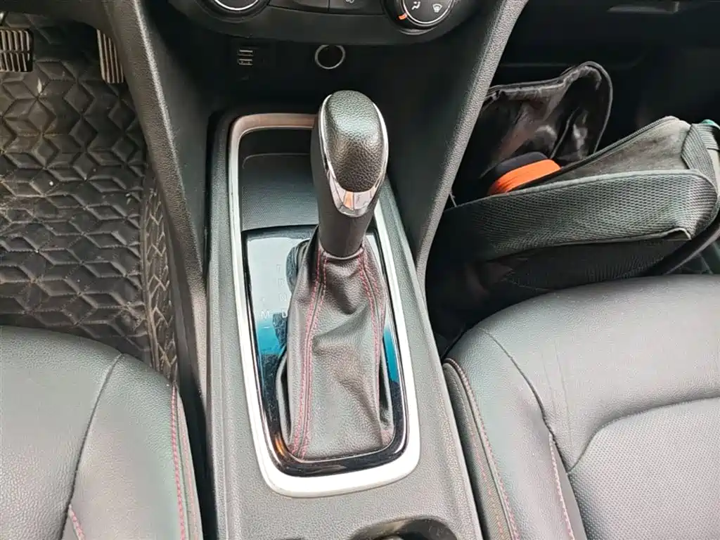 Chevrolet Monza 2019 RS 330T Auto Smooth Edition China VI фото 14