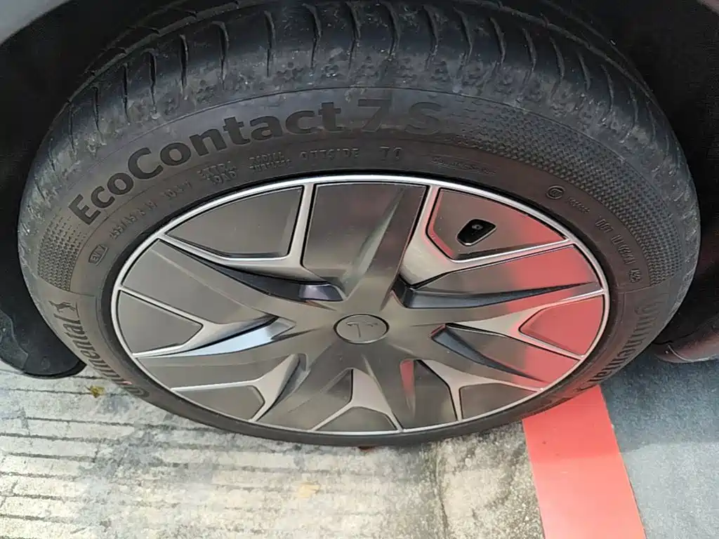 Tesla Model Y L 2026 2025 Facelift Long Range AWD