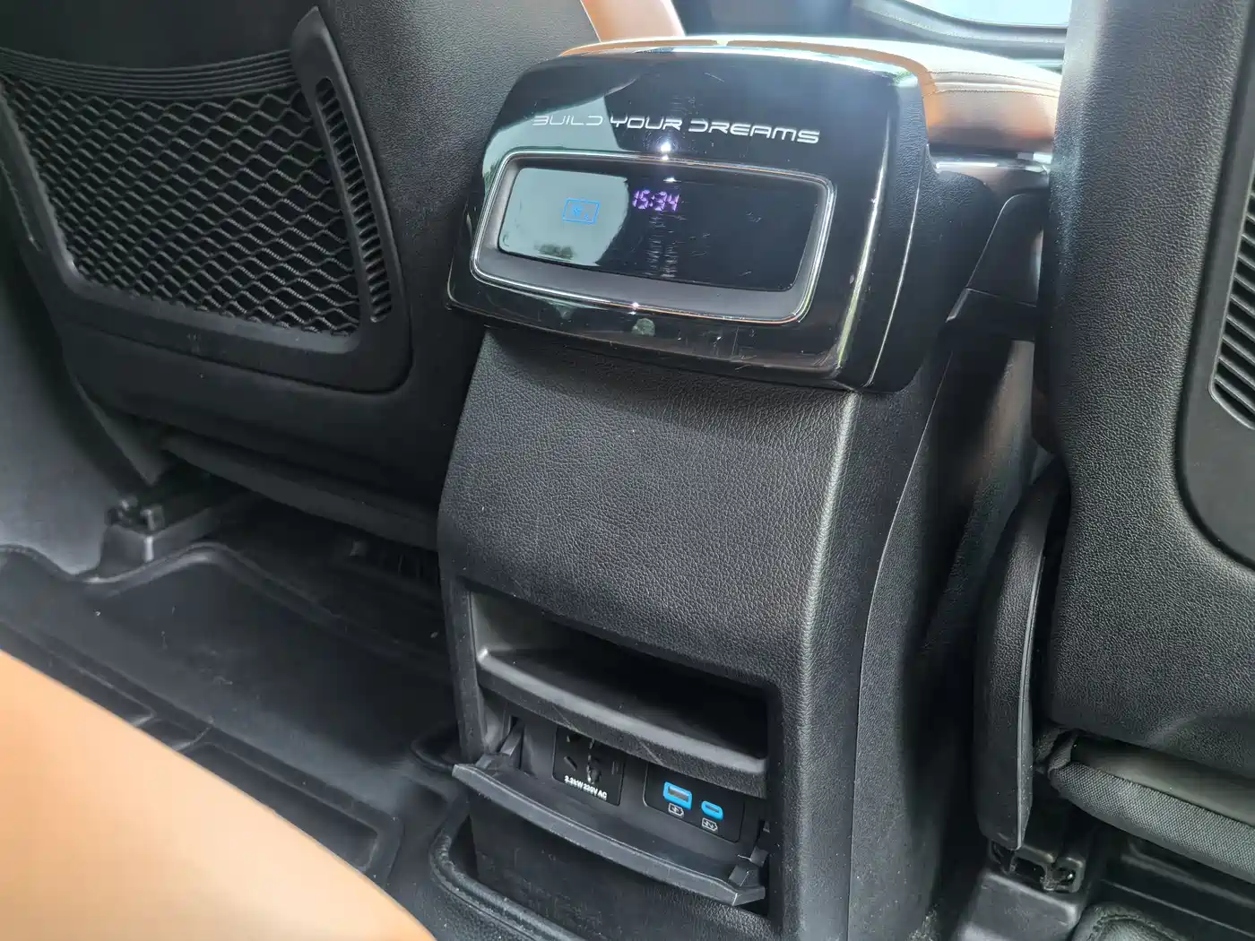 BYD Tang New Energy 2022 DM-p 215KM AWD Executive фото 16