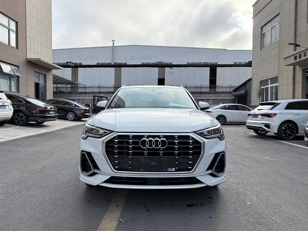 Audi Q3 2022 35 TFSI Fashion Dynamic фото 2