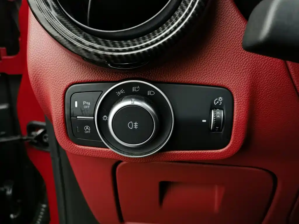 Alfa Romeo Stelvio 2019 2017 2.0T 200HP Luxury Edition