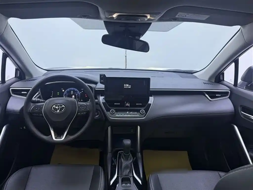 Toyota Frontlander 2023 2.0L CVT Luxury Edition фото 7