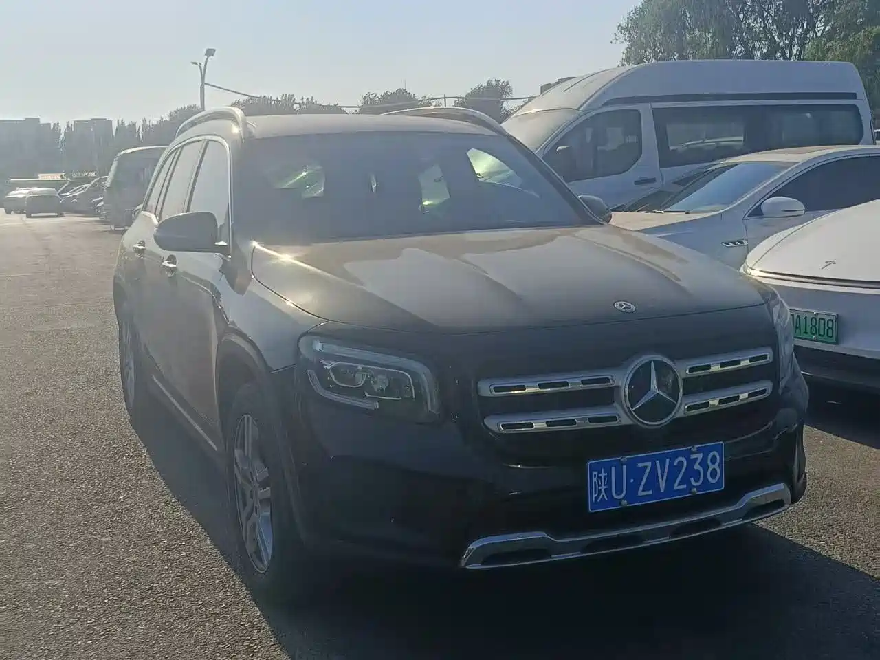 MERCEDES-BENZ GLB