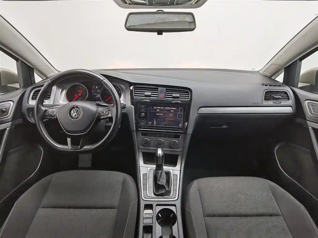 Volkswagen Golf 2016 1.6L Automatic Fashion фото 5