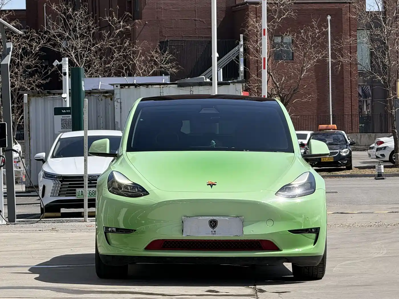 TESLA MODEL Y