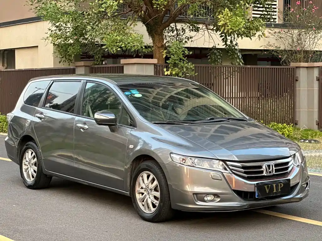 Фото 3 - Honda Odyssey