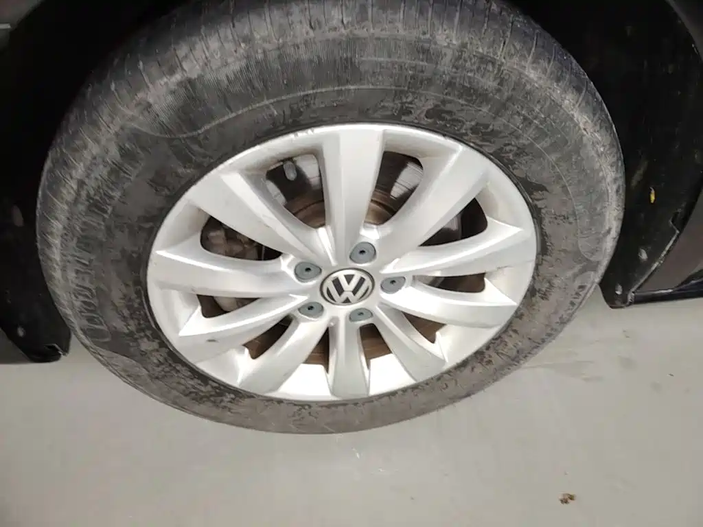 صورة 23 - Volkswagen Passat