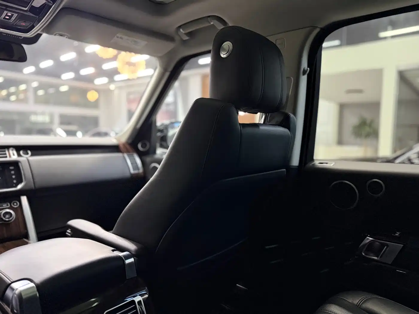 Land Rover Range Rover 2015 3.0 TDV6 Vogue фото 17