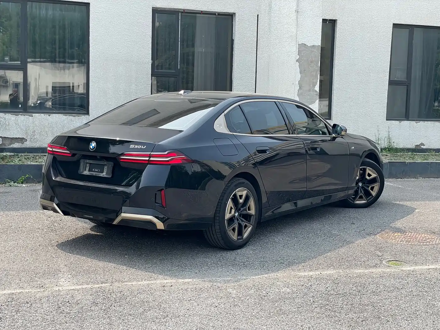 BMW 5 Series 2024 530Li Leading M Sport Package фото 6