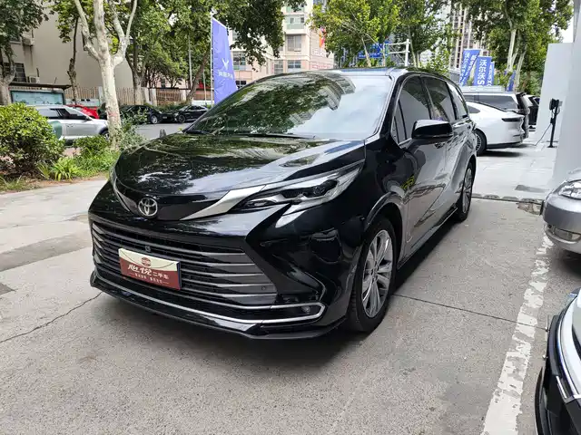 Toyota Sienna 2024