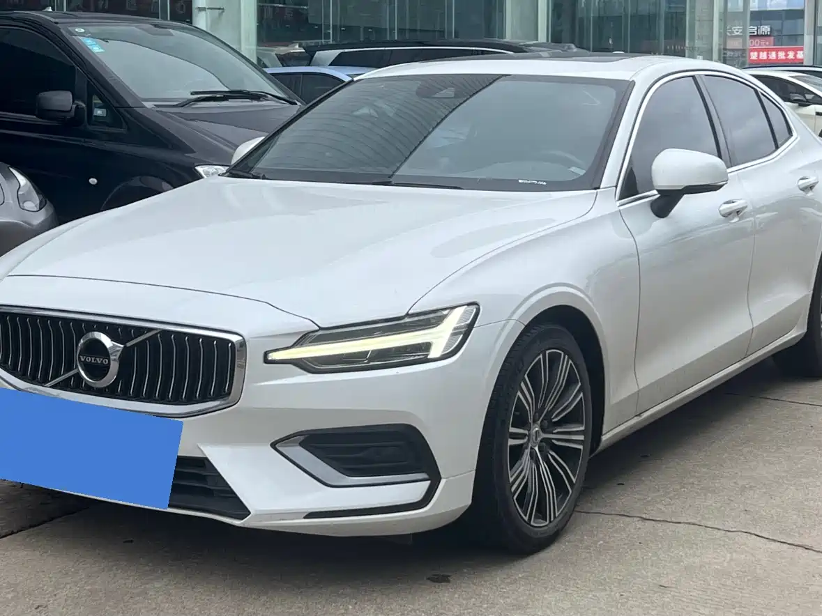 Volvo S60 2022 B4 Smart Vision Luxury Edition