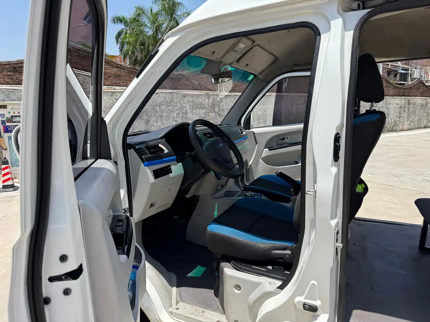 SRM Xinyuan Good Luck 2023 2023 Standard Passenger Van 6-Seater